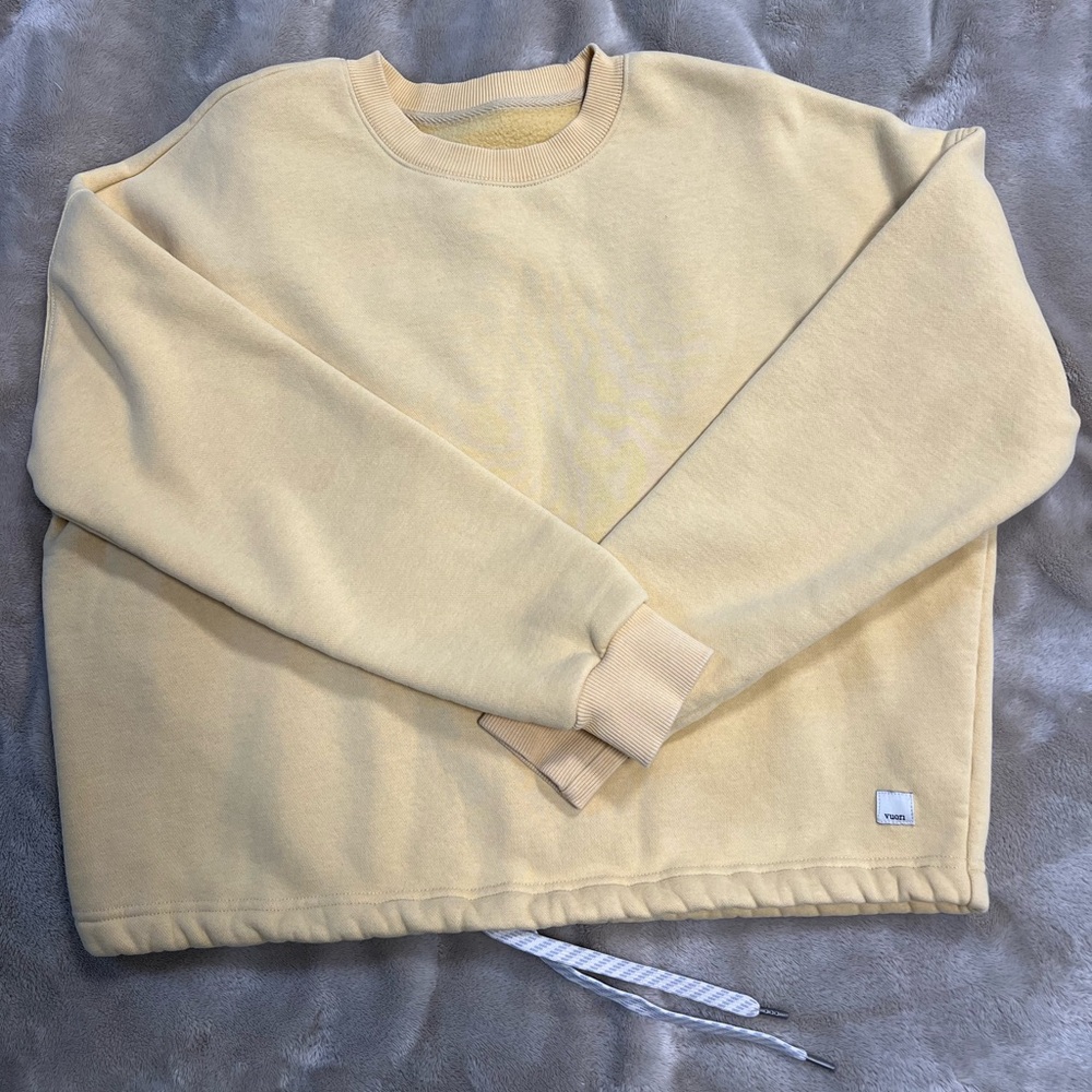Vuori Cropped Crew Neck Sweatshirt